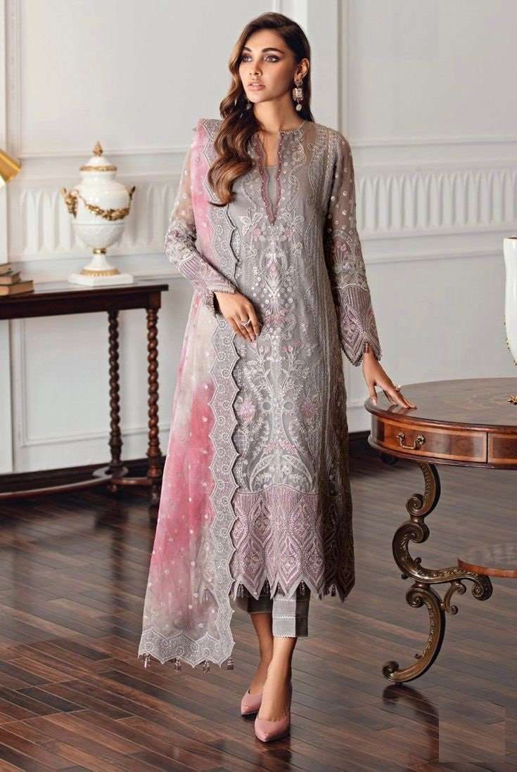 Luxurious Rich Look Pakistani Style Wear